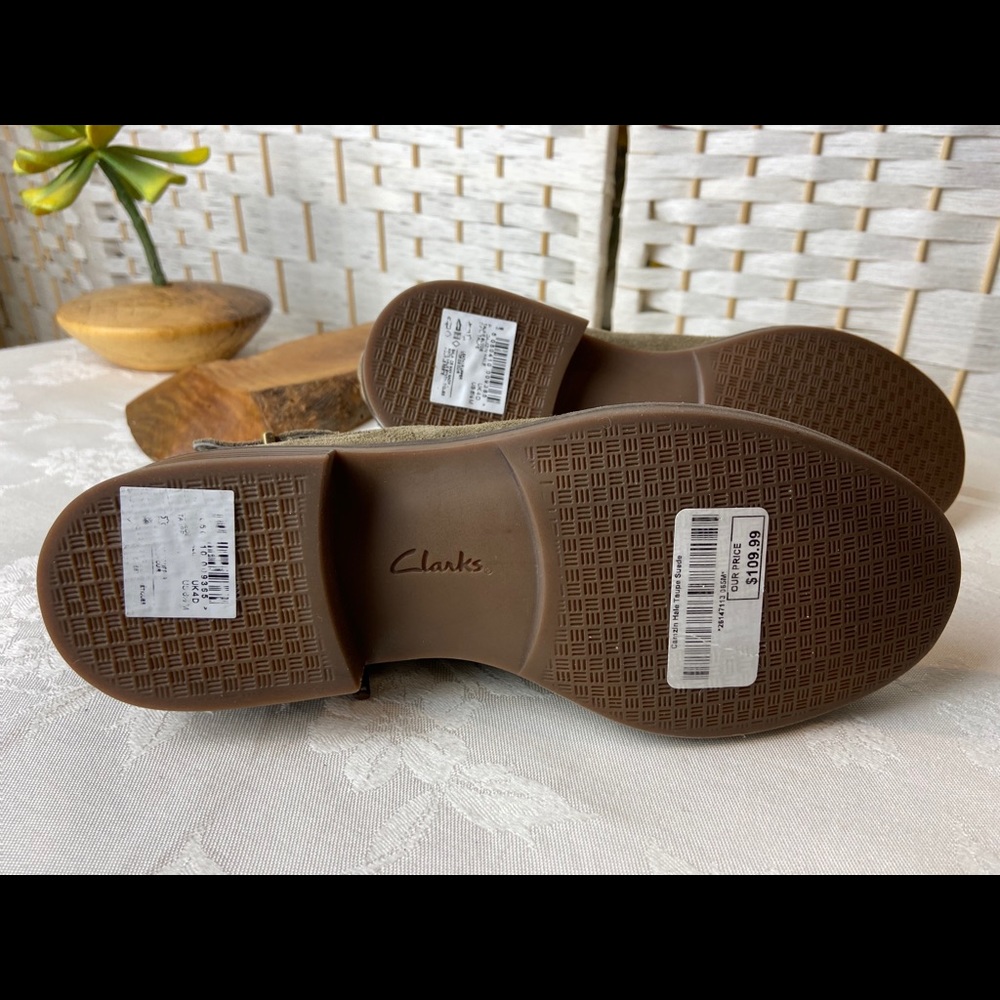 Clarks Booties 6.5 NWT - Picture 6 of 7